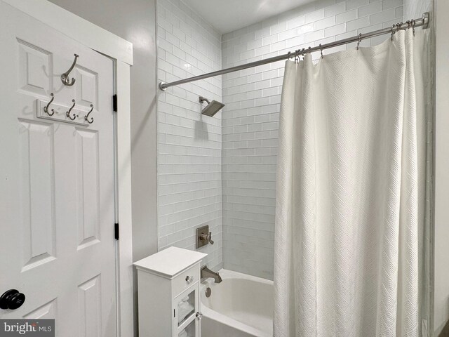 1351 Matthew Dr, Huntingtown, MD 20639 - bathroom with shower / tub combo with curtain