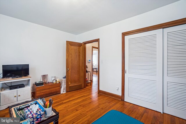 5506 39th Ave, Hyattsville, MD 20781 - living room with wood finished floors and baseboards