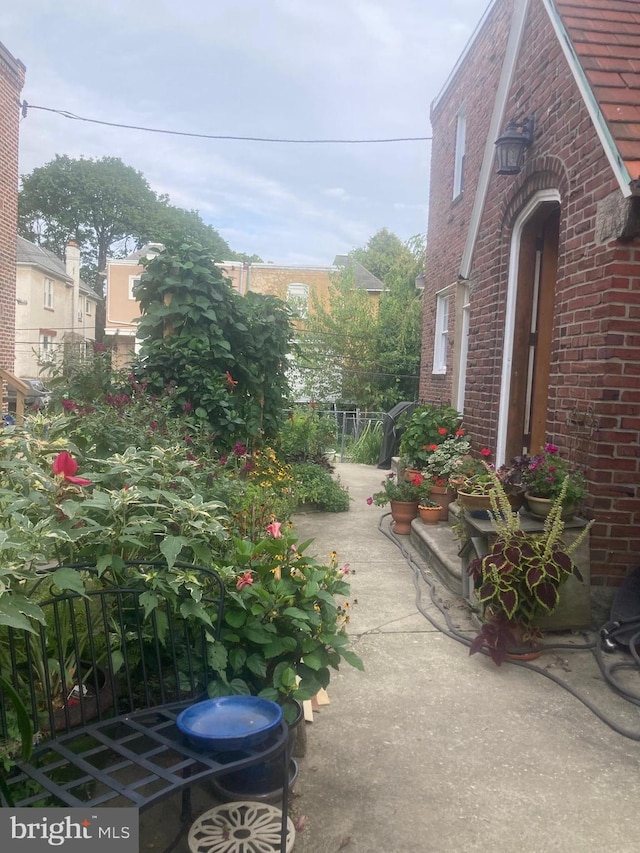 exterior space featuring fence
