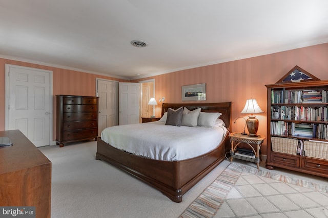 465 Hillcrest Ave, State College, PA 16803 - bedroom featuring light colored carpet, ornamental molding, visible vents, and a closet