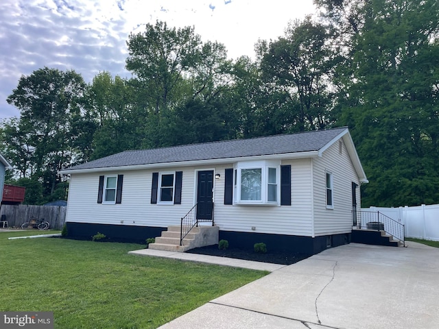 18 Garvey Ln, Newark, DE 19702 - manufactured / mobile home featuring driveway