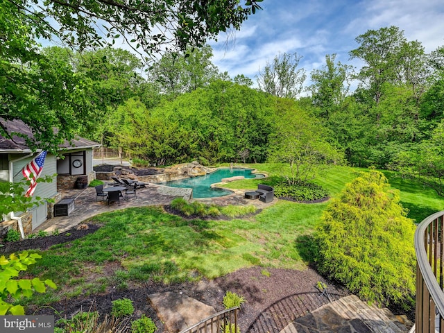 view of yard featuring a patio