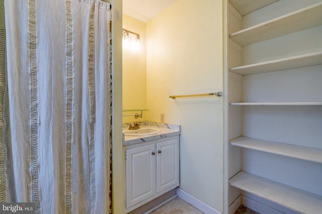 1114 Colonial Rd, Lancaster, PA 17603 - bathroom with a sink