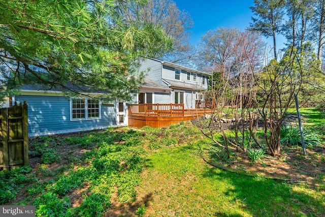 1114 Colonial Rd, Lancaster, PA 17603 - back of house with a wooden deck