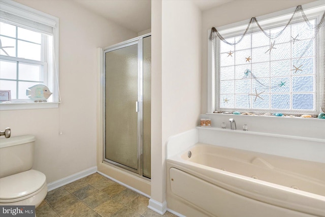 full bath with toilet, baseboards, a jetted tub, and a stall shower
