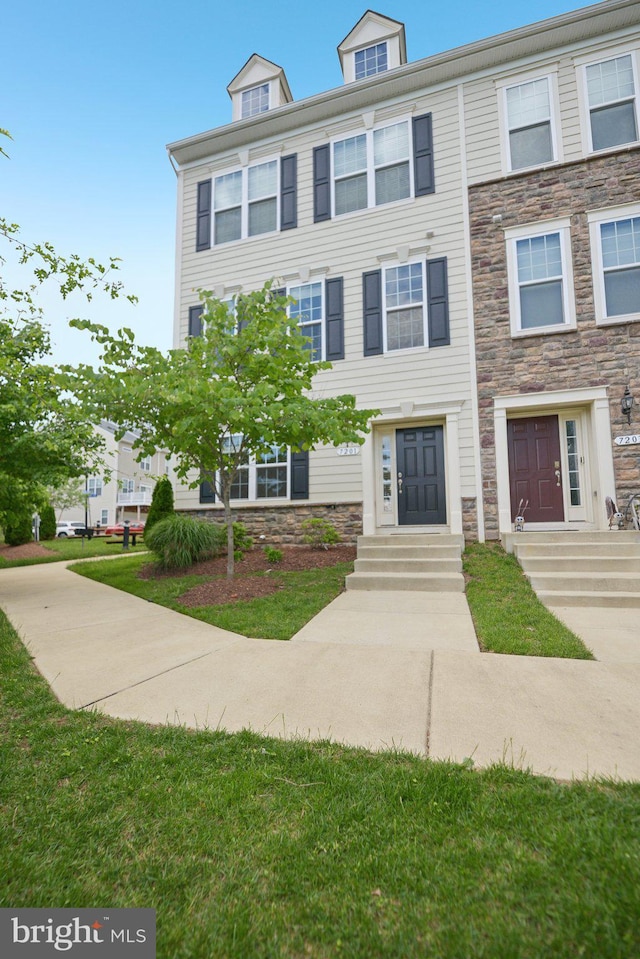 7201 Wood Pond Cir, Lanham, MD 20706 - view of property with stone siding
