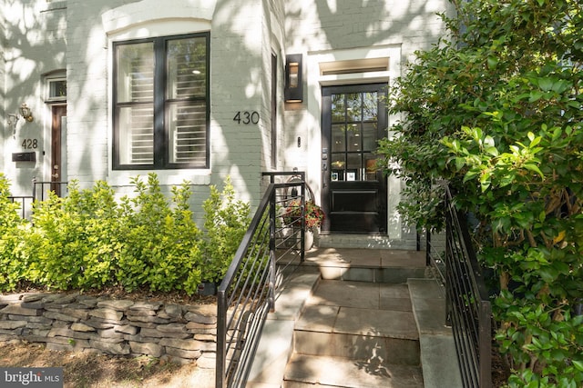 430 15th St SE, Washington, DC 20003 - property entrance with brick siding