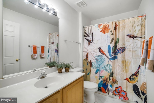 3016 Fallswood Glen Ct, Falls Church, VA 22044 - full bath featuring visible vents, curtained shower, toilet, and vanity