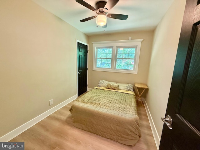 9905 Stoughton Rd, Fairfax, VA 22032 - bedroom with baseboards and a ceiling fan
