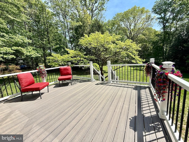 9905 Stoughton Rd, Fairfax, VA 22032 - view of deck
