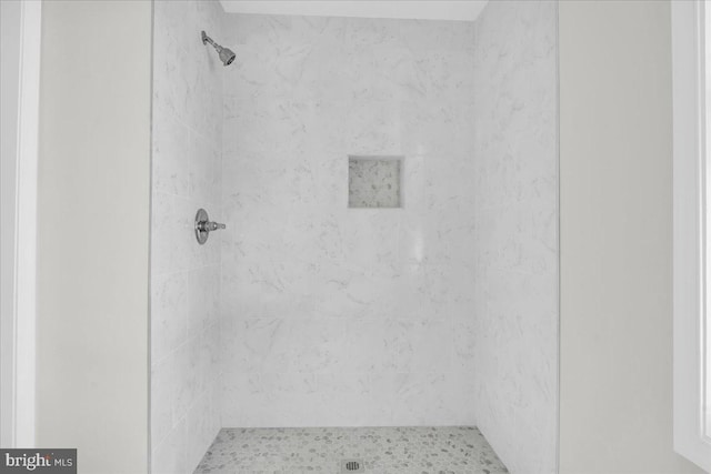 605 Northside Ave, Richmond, VA 23222 - full bathroom with a stall shower