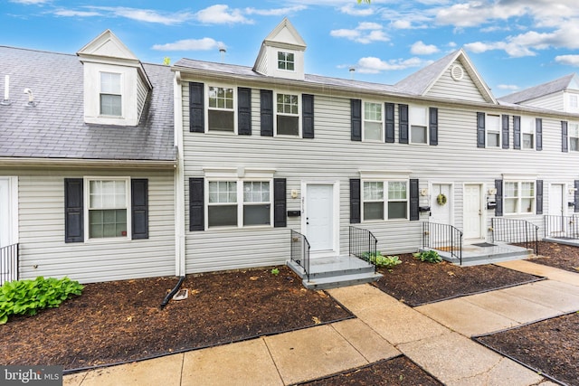 2512 Kent Village Dr, Landover, MD 20785 - view of multi unit property