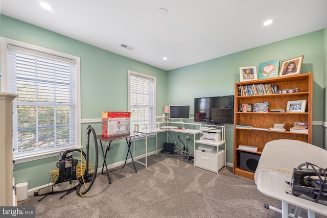 office area featuring carpet, plenty of natural light, recessed lighting, and baseboards