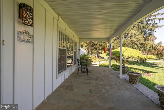 view of patio / terrace with covered porch