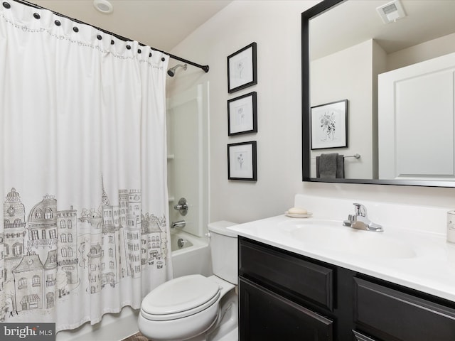 full bath featuring shower / tub combo with curtain, vanity, toilet, and visible vents