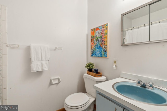 1406 Catlyn Pl, Annapolis, MD 21401 - bathroom featuring toilet, vanity, and curtained shower