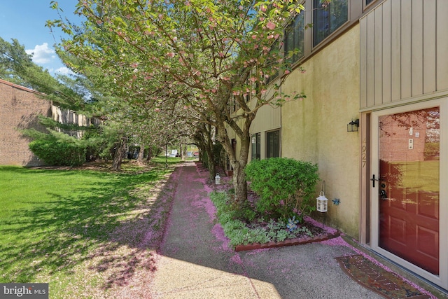 4927 Oxford Ct, Bensalem, PA 19020 - view of yard