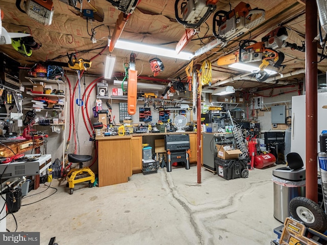 125 Ender Dr, Moorefield, WV 26836 - garage with a workshop area