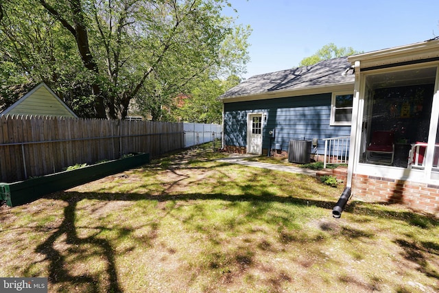 view of yard featuring fence