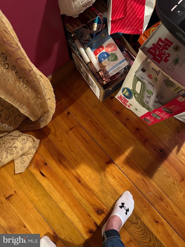 interior details with wood finished floors