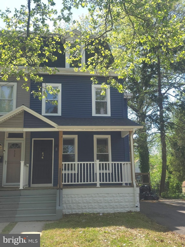 view of front facade featuring a porch