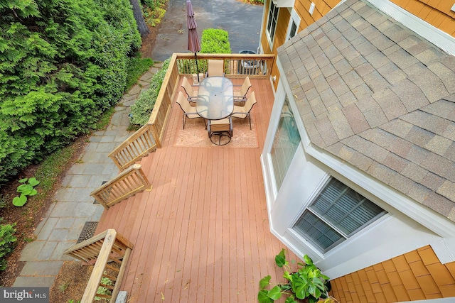 22758 Red Bay Ln, Milton, DE 19968 - wooden deck with outdoor dining space