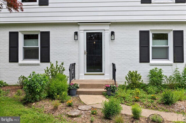1708 Wrightfield Rd, Yardley, PA 19067 - entrance to property with brick siding