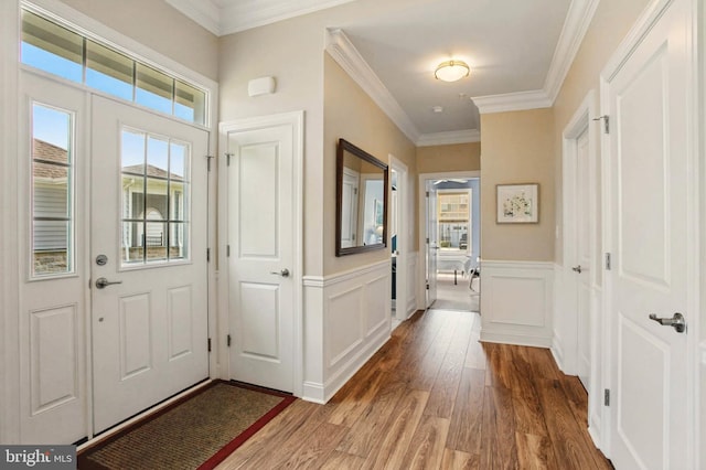 912 Moorings Cir Unit 8, Stevensville, MD 21666 - foyer with wood finished floors, ornamental molding, wainscoting, and a decorative wall