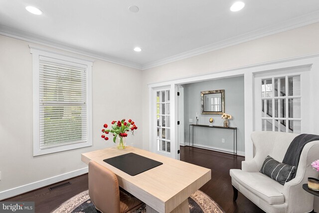 dining area with crown molding, visible vents, baseboards, dark wood-type flooring, and recessed lighting