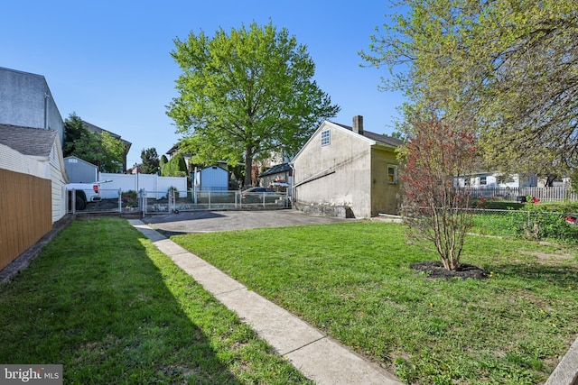 view of yard featuring fence