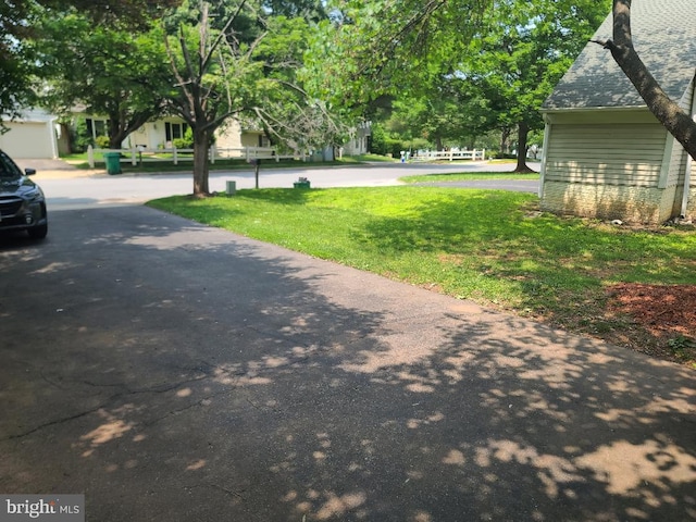 303 Saybrooke View Dr, Gaithersburg, MD 20877 - view of asphalt driveway