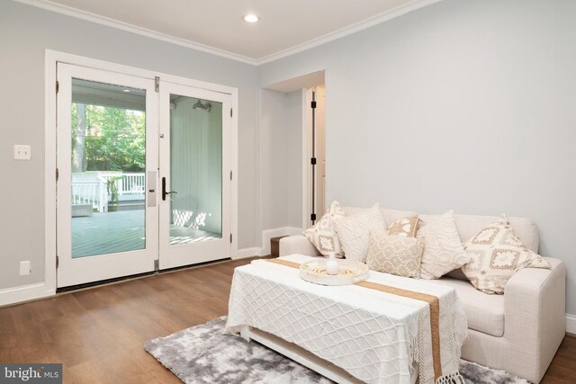 1119 Overbrook Rd, Baltimore, MD 21239 - sitting room featuring wood finished floors, ornamental molding, recessed lighting, and baseboards