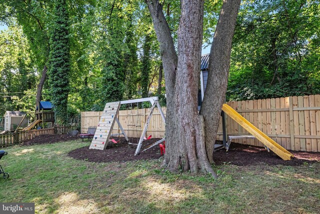 1119 Overbrook Rd, Baltimore, MD 21239 - view of yard featuring a playground