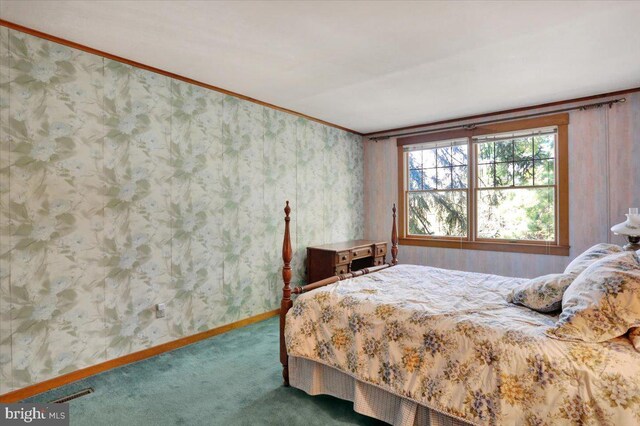 3401 Eisenbrown Rd, Reading, PA 19605 - carpeted bedroom featuring wallpapered walls, visible vents, ornamental molding, and baseboards