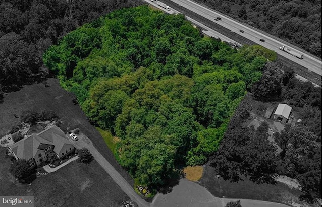 8 Island Ct, Easton, PA 18042