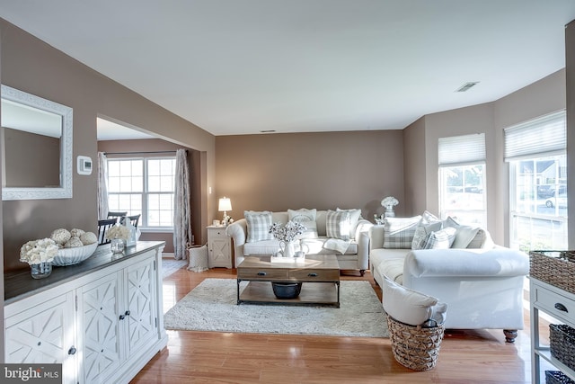 41 Arrowhead Dr, Burlington, NJ 08016