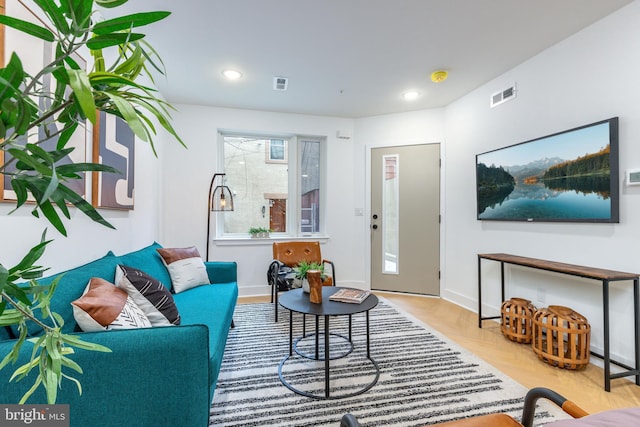 609 S Orianna St Unit 1, Philadelphia, PA 19147 - living room featuring recessed lighting, baseboards, and visible vents