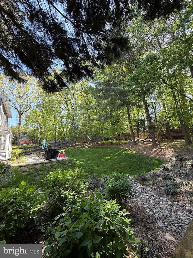 view of yard featuring fence