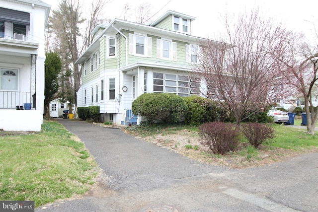 192 Millerick Ave, Lawrence, NJ 08648 - view of front of home