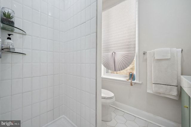 1544 N Allison St, Philadelphia, PA 19131 - full bathroom featuring baseboards, toilet, tile patterned floors, and tiled shower