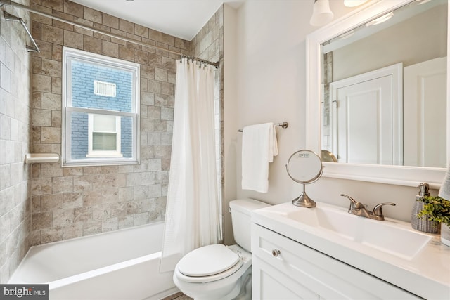 519 Somerset Pl NW, Washington, DC 20011 - full bathroom with toilet, vanity, and shower / tub combo with curtain