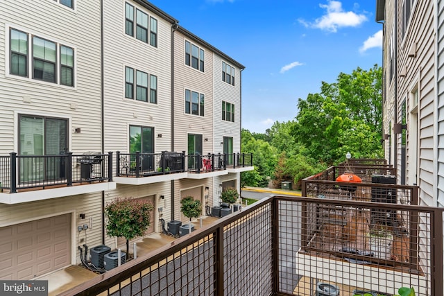 6101 Enquirer St, Hyattsville, MD 20782 - view of balcony