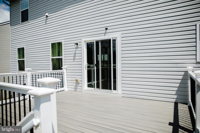 300 Coville St, Middletown, VA 22645 - view of wooden deck