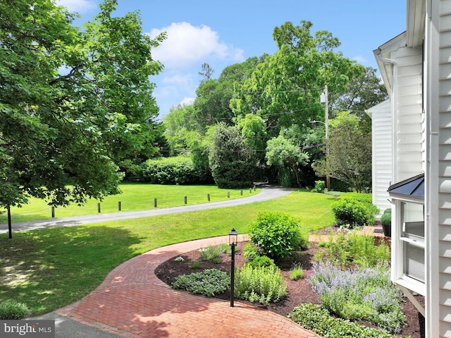 302 Maple Ln, Severna Park, MD 21146 - view of community with a yard