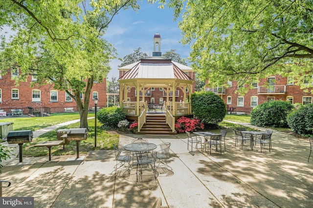 517 Bashford Ln Unit 5, Alexandria, VA 22314 - view of property's community featuring a gazebo, outdoor dining area, and a patio area