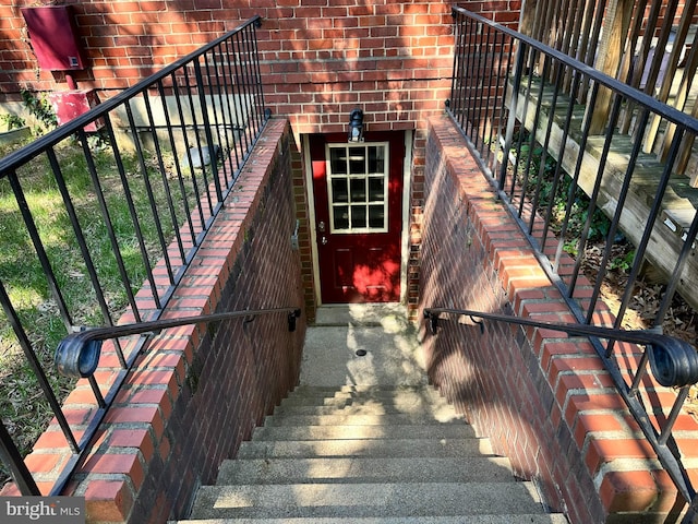 517 Bashford Ln Unit 5, Alexandria, VA 22314 - view of stairway