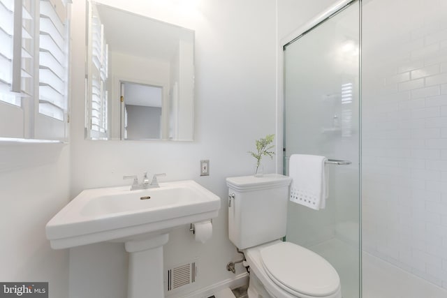 817 Golden Arrow St, Great Falls, VA 22066 - full bathroom featuring toilet and a stall shower