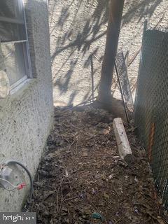 1047 W Nevada St, Philadelphia, PA 19133 - exterior space
