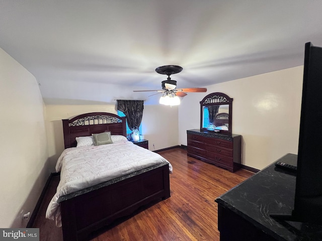547 Baeder Rd, Jenkintown, PA 19046 - bedroom featuring dark wood-style floors, ceiling fan, and baseboards
