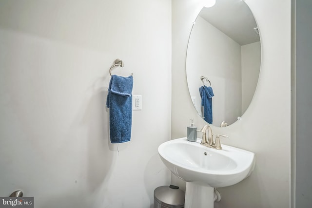 22528 Wilson View Ter, Ashburn, VA 20148 - bathroom with a sink